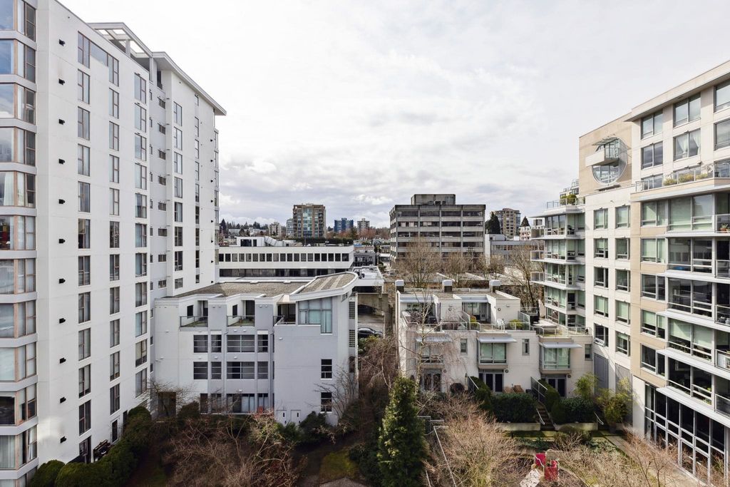 listing image 1106834602790527167