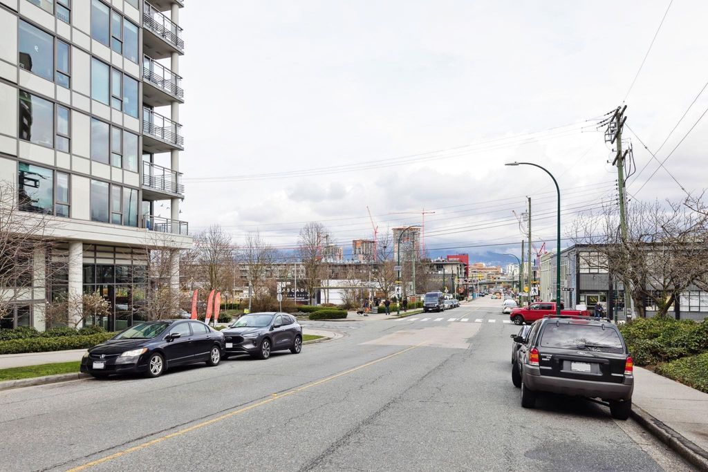 listing image 1108156687146094081