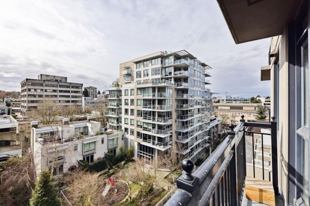 listing image 1105701651512117897