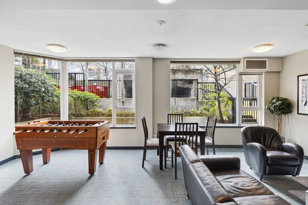 listing image 1105315654590460163