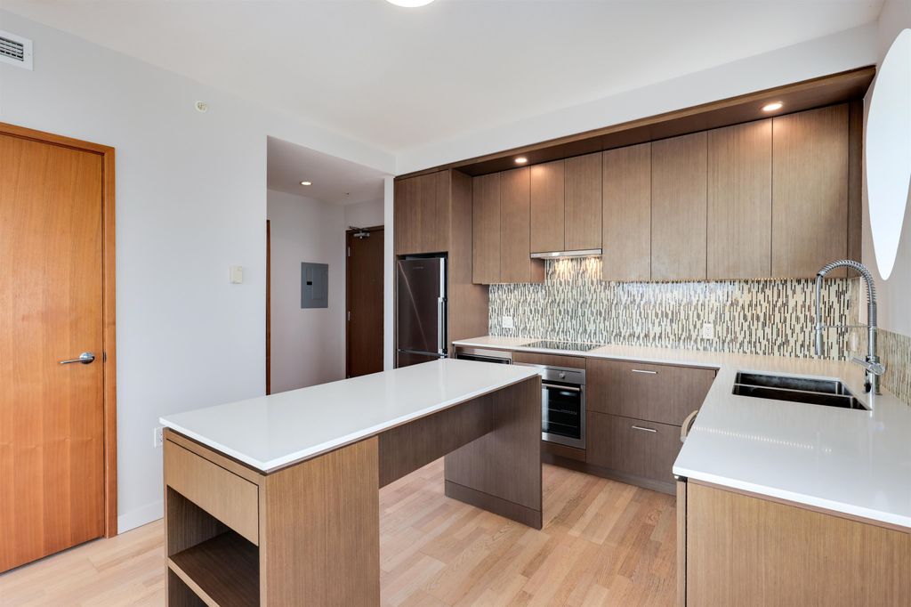 listing image 1103403905024056889