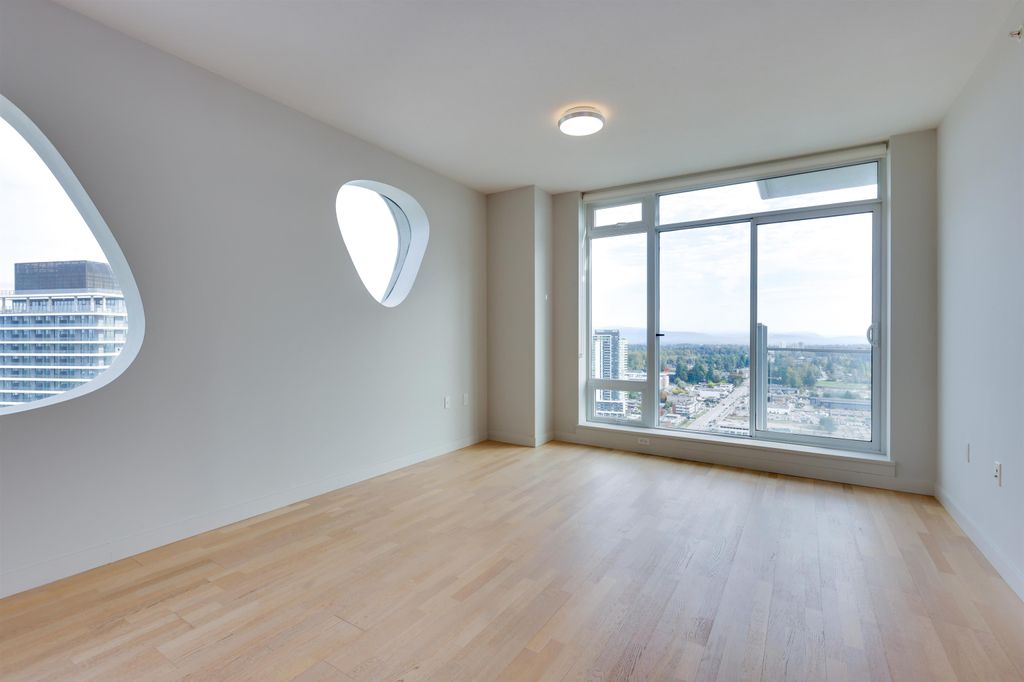 listing image 1105690135009934928