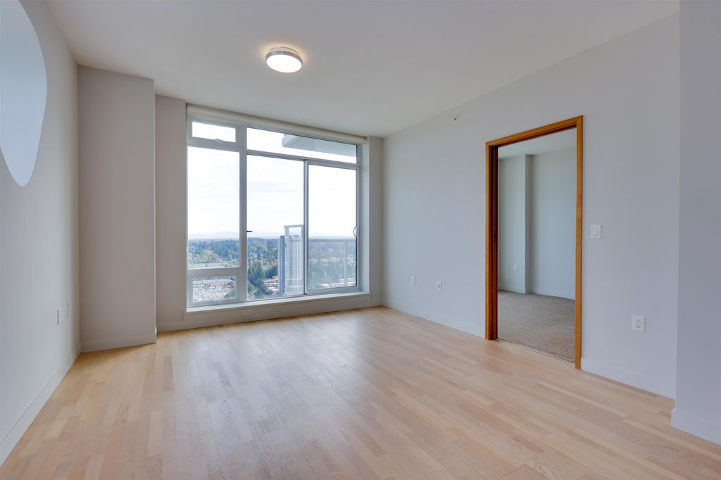 listing image 1101372850855164697