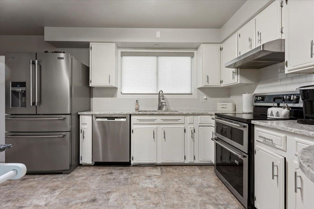 listing image 1101224211445532381
