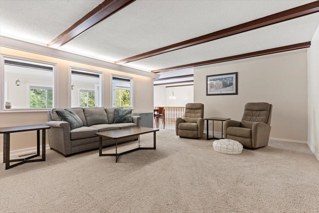 listing image 1105019238295932594