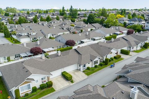 6885 184 Street 23 Surrey BC V3S 9G1