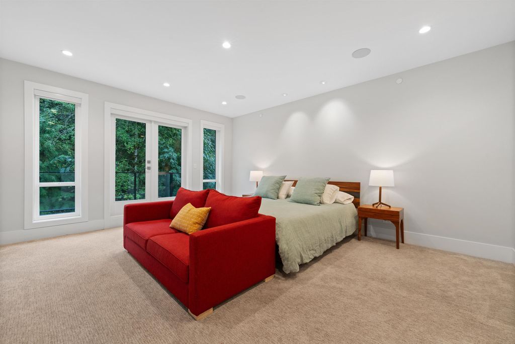 listing image 1109947729825760007