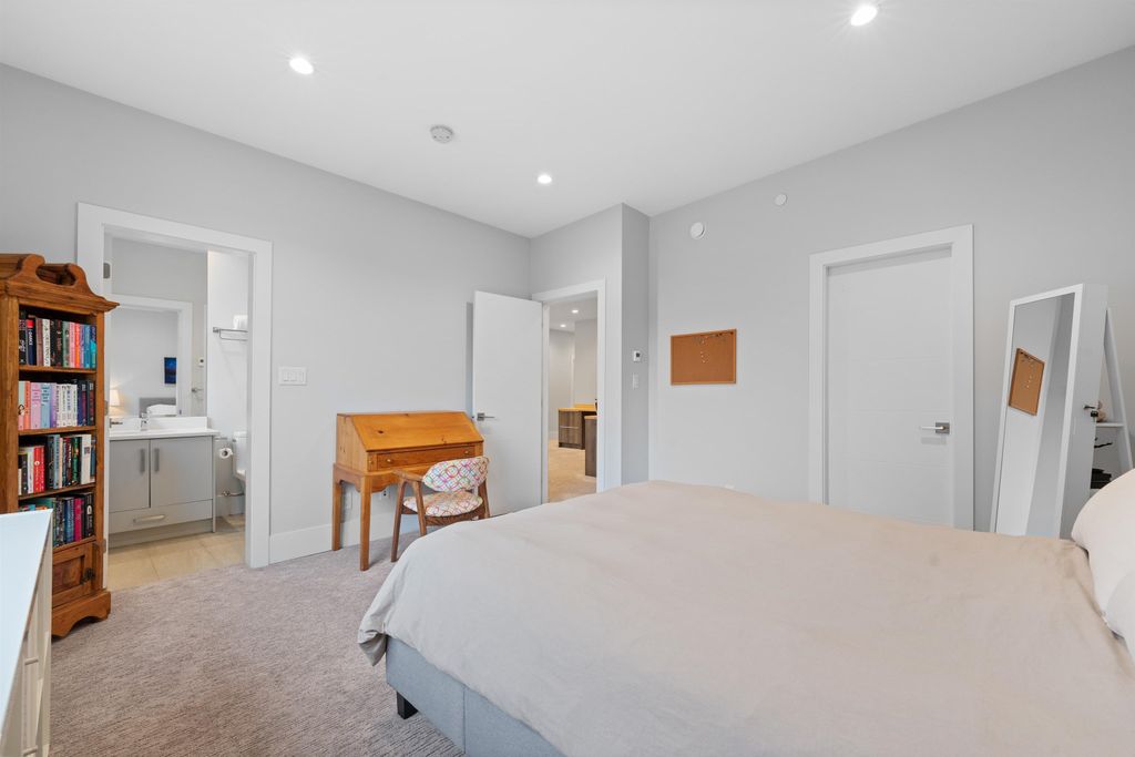 listing image 1107972677183159165