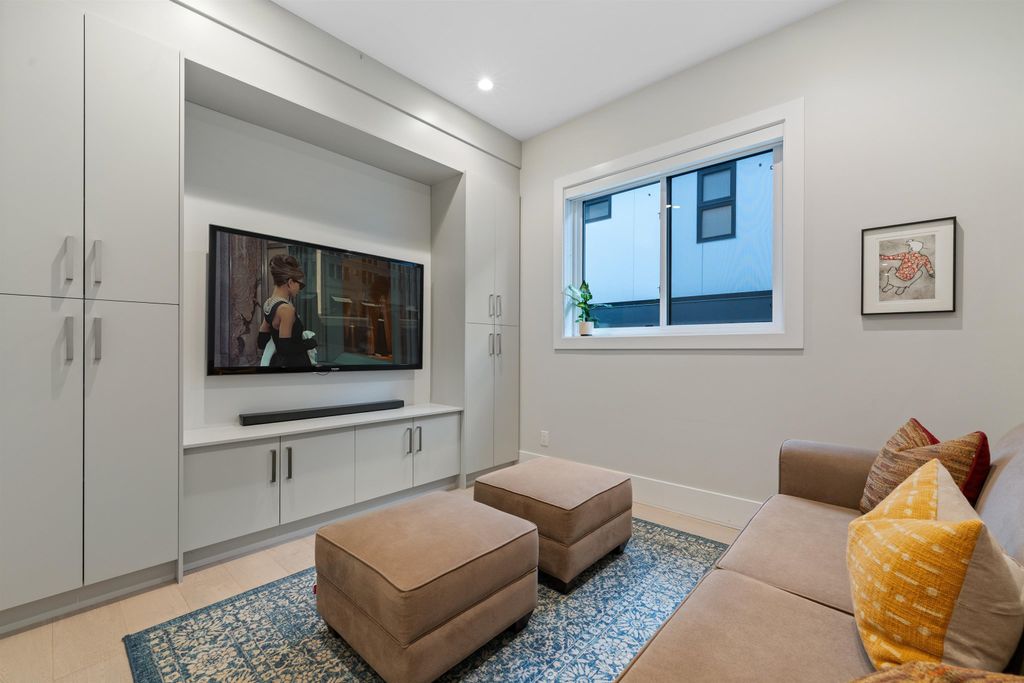 listing image 1107080319756756265