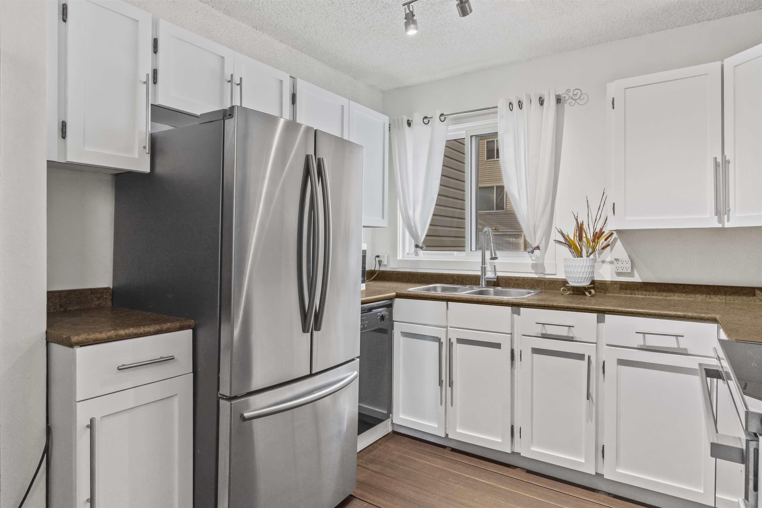 2082 Springer Avenue