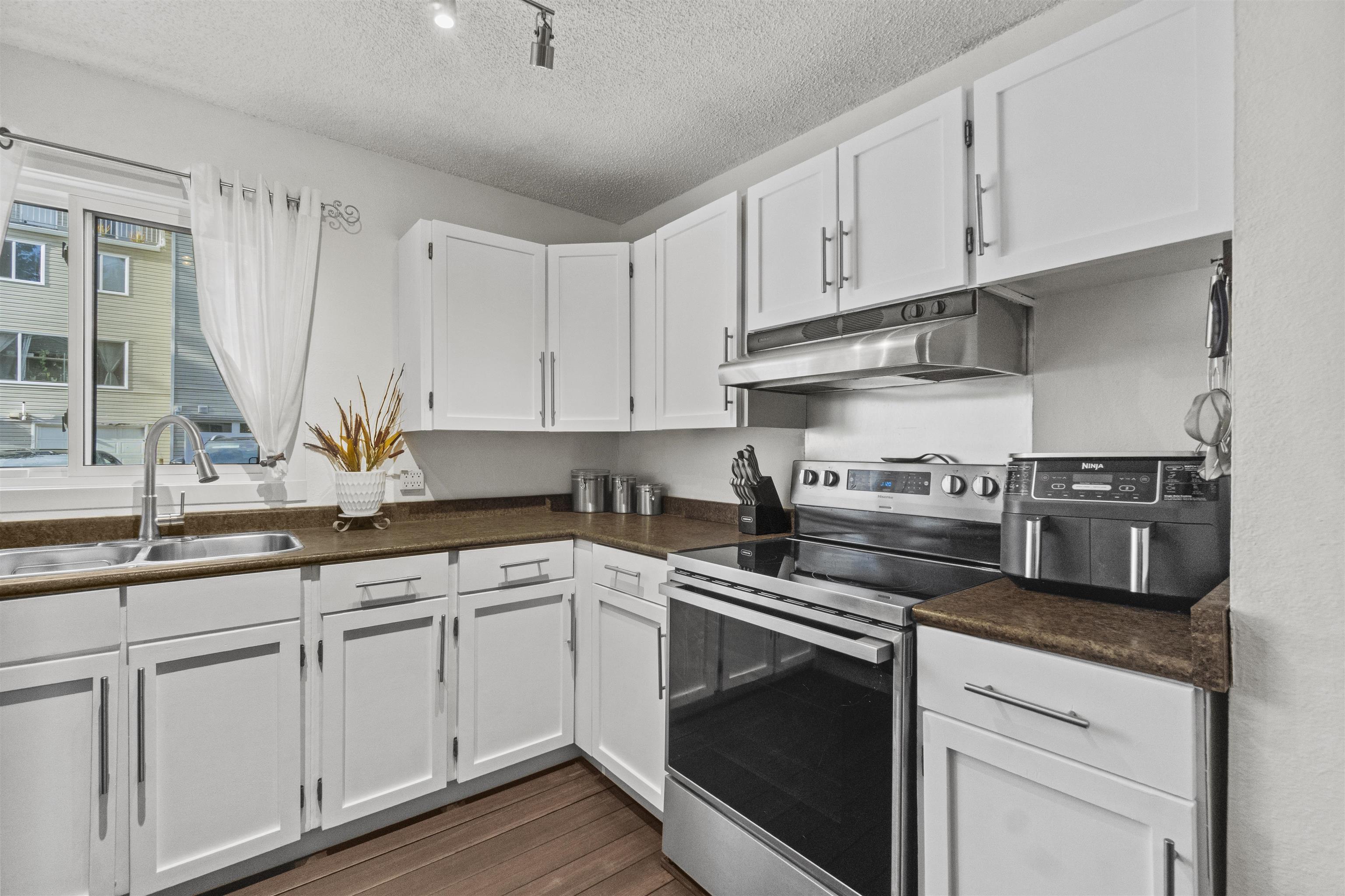 2082 Springer Avenue