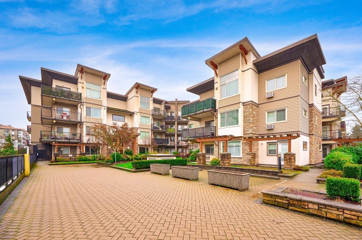 11935 Burnett Street 418