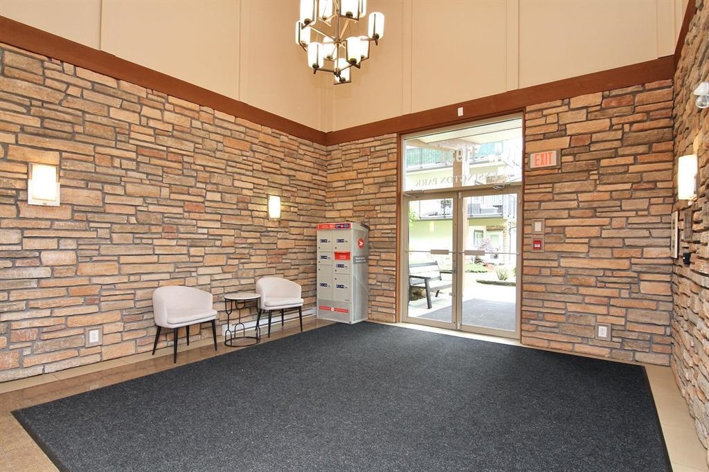 11935 Burnett Street 418