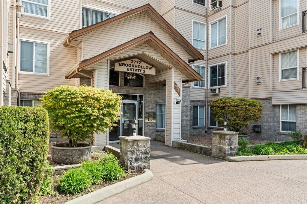 Photo of 2772 Clearbrook Road #401, Abbotsford, BC V2T 6N6 (MLS # R3114203)