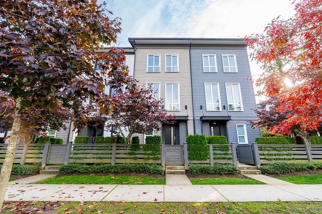 Photo of 15938 27 Avenue #2, Surrey, BC V3Z 0T2 (MLS # R3178038)