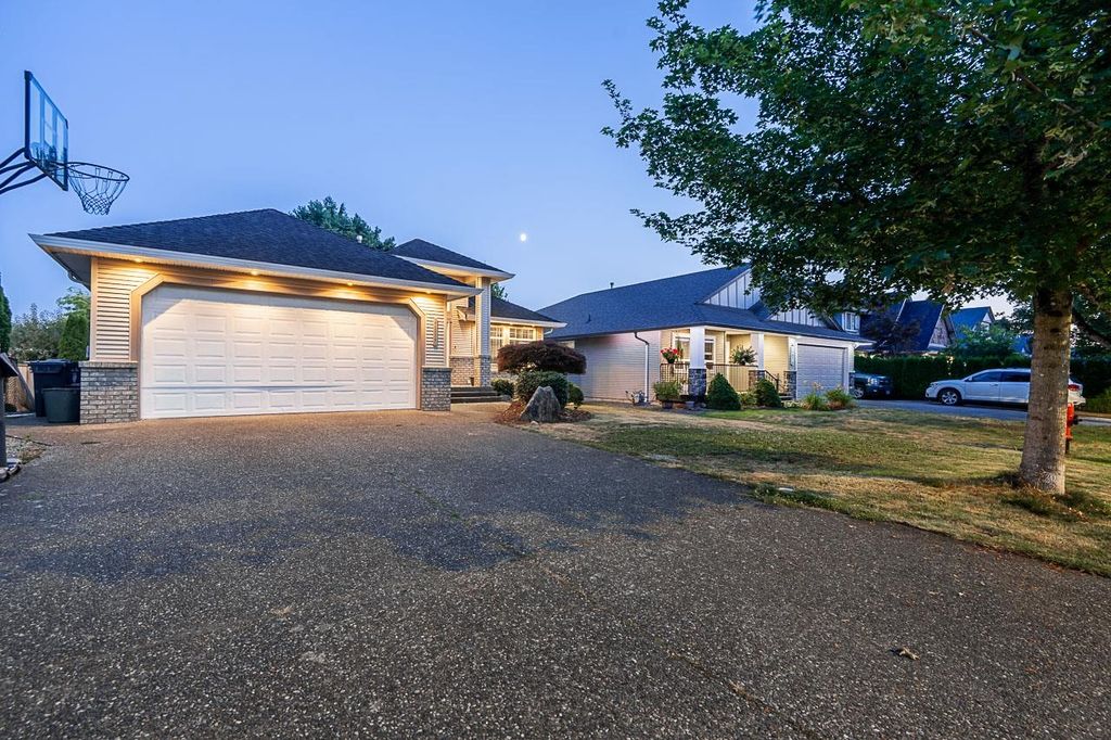 Photo of 26880 25a Avenue, Langley, BC V4W 4A2 (MLS # R3149442)