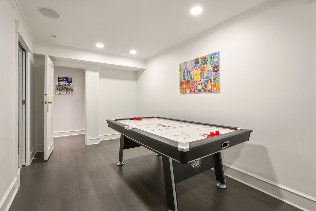 listing image 1101885905175614799