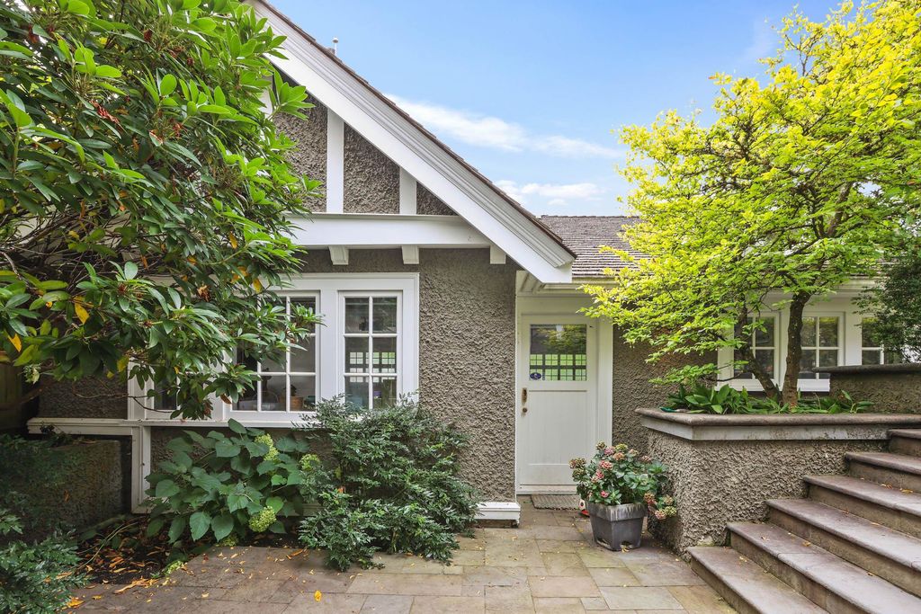 listing image 1109103302966562616