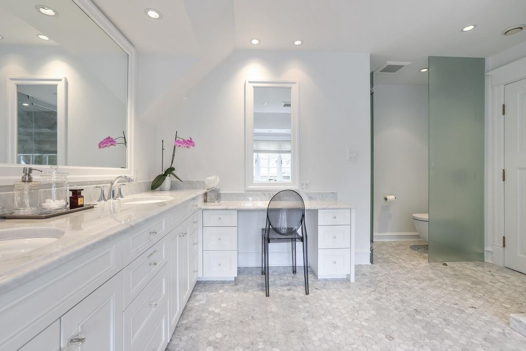 listing image 1100871374810551112