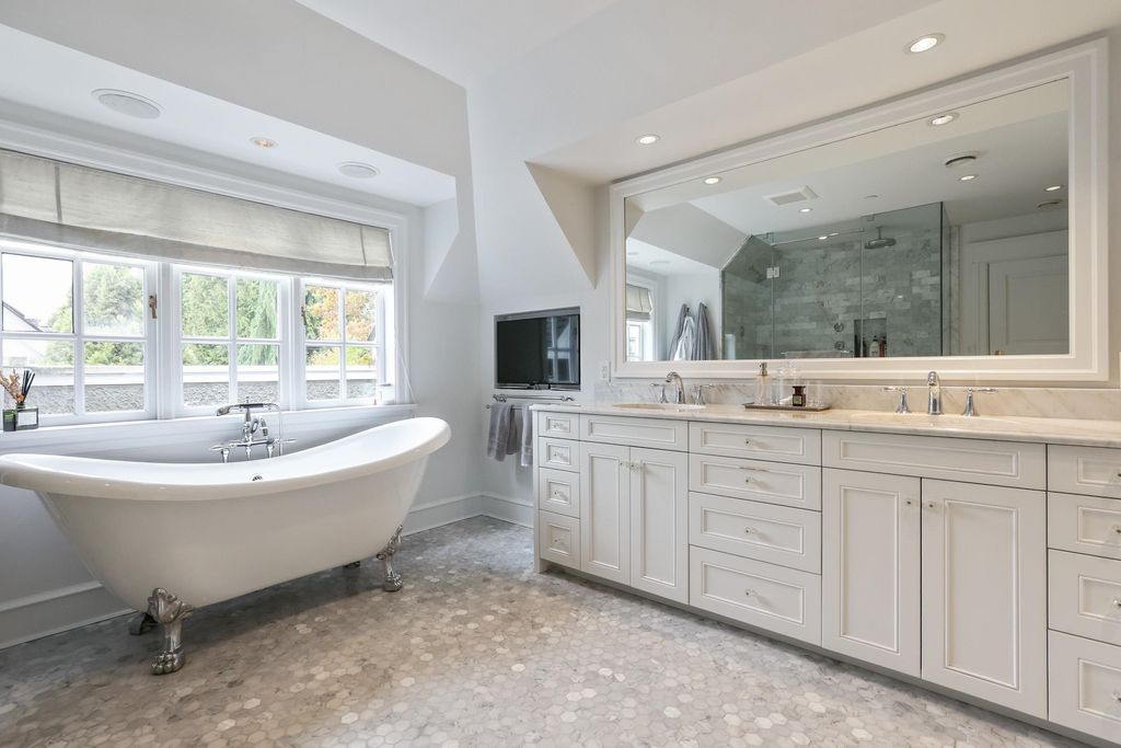 listing image 1104960491038330239