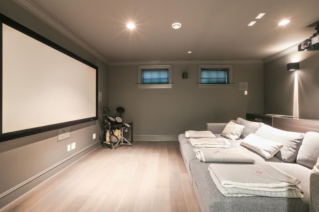 listing image 1106762711835662536