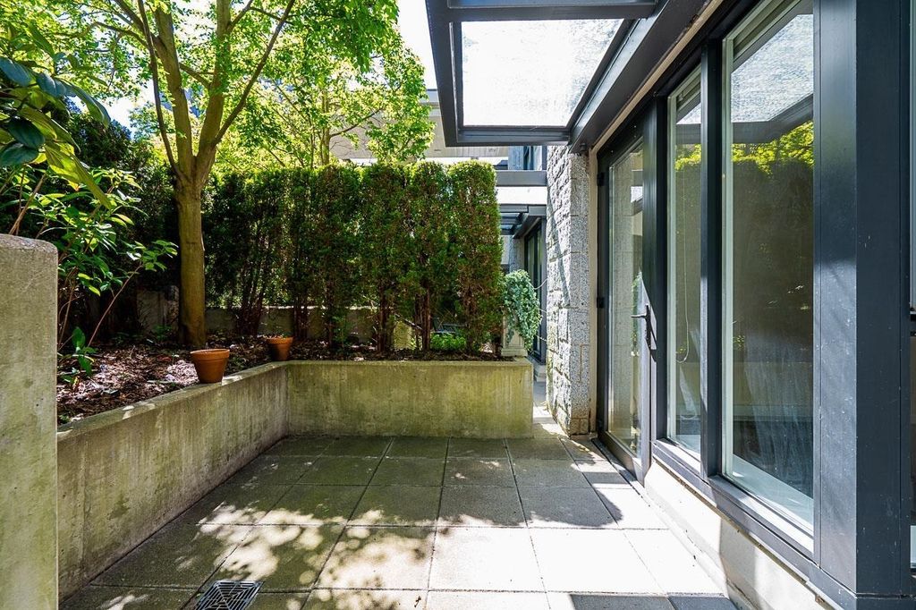 listing image 1105711845373990840