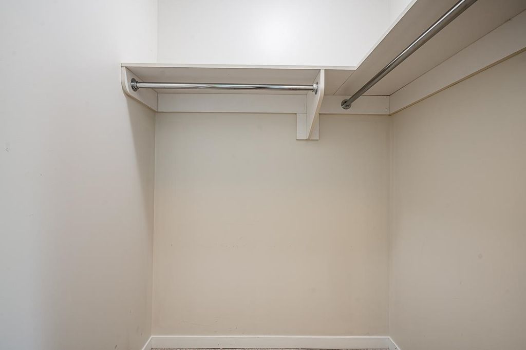 listing image 1107607833176458849
