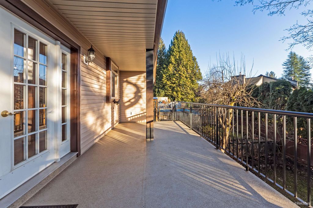 listing image 1101386606652332412