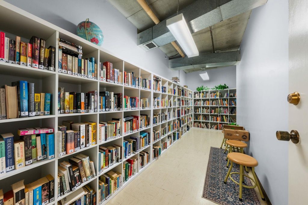 listing image 1102226623512804510