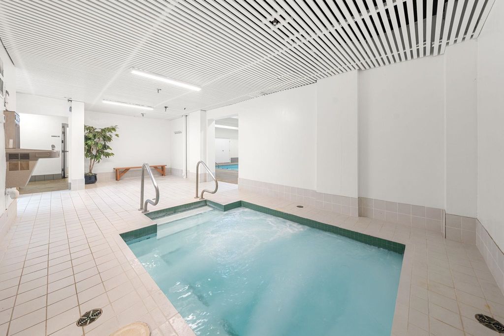 listing image 1103770216696611745