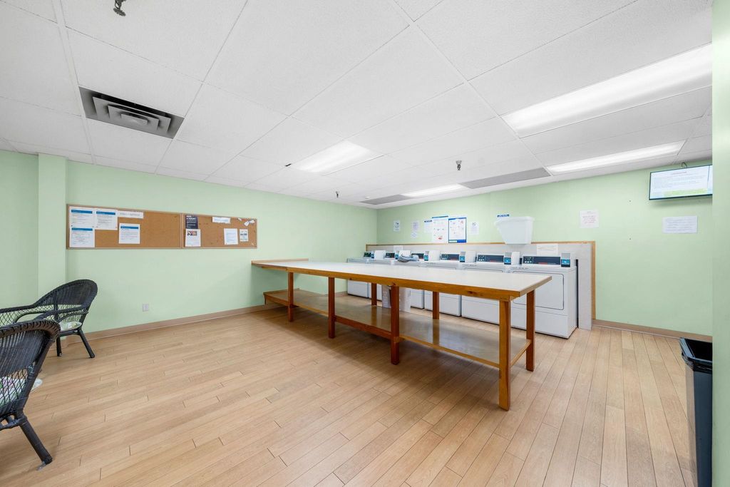 listing image 1108991872836847408