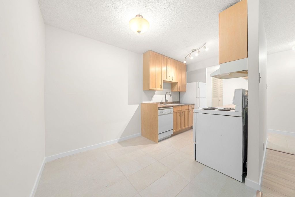 listing image 1103441901744330884