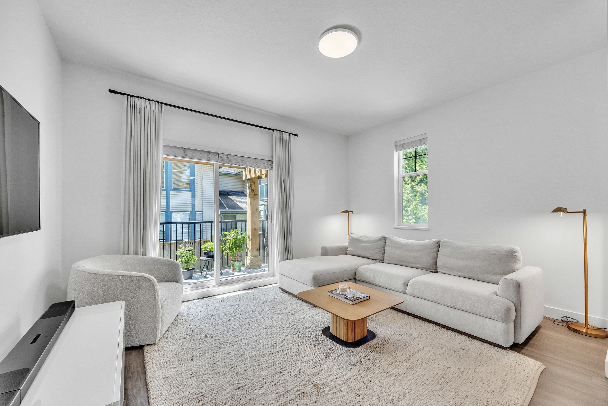 1818 Harbour Street 11