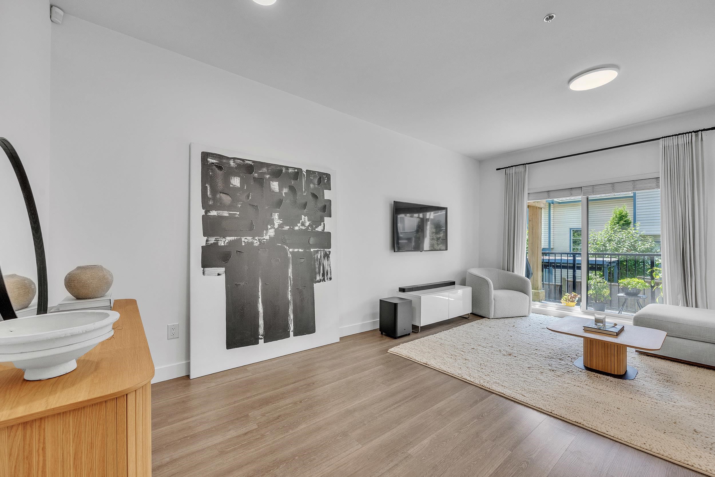 1818 Harbour Street 11