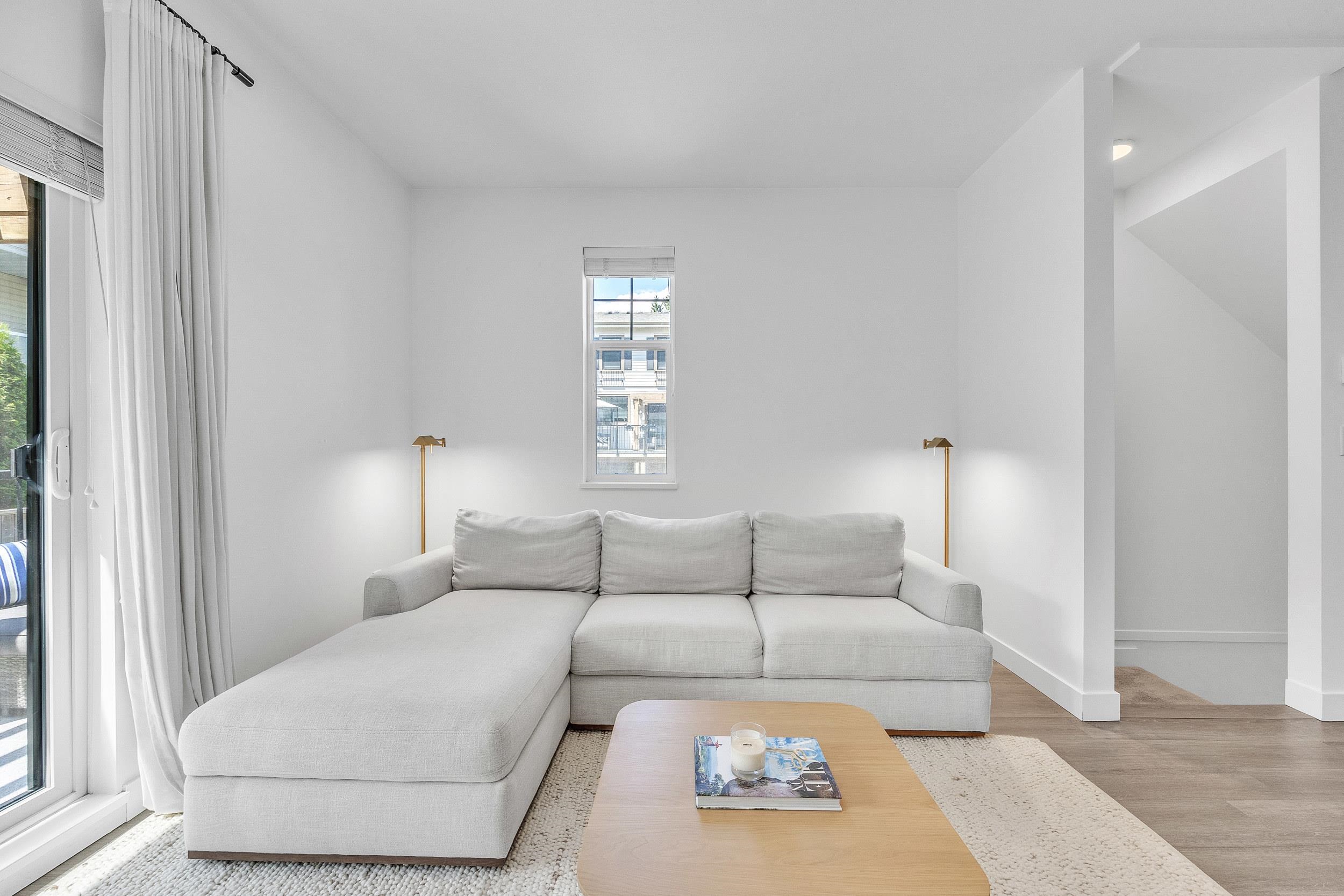 1818 Harbour Street 11