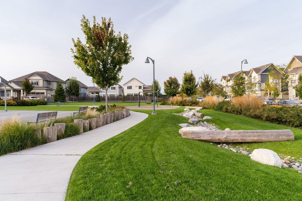 listing image 1102694331996516636