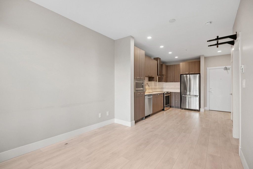 listing image 1109160293414522055