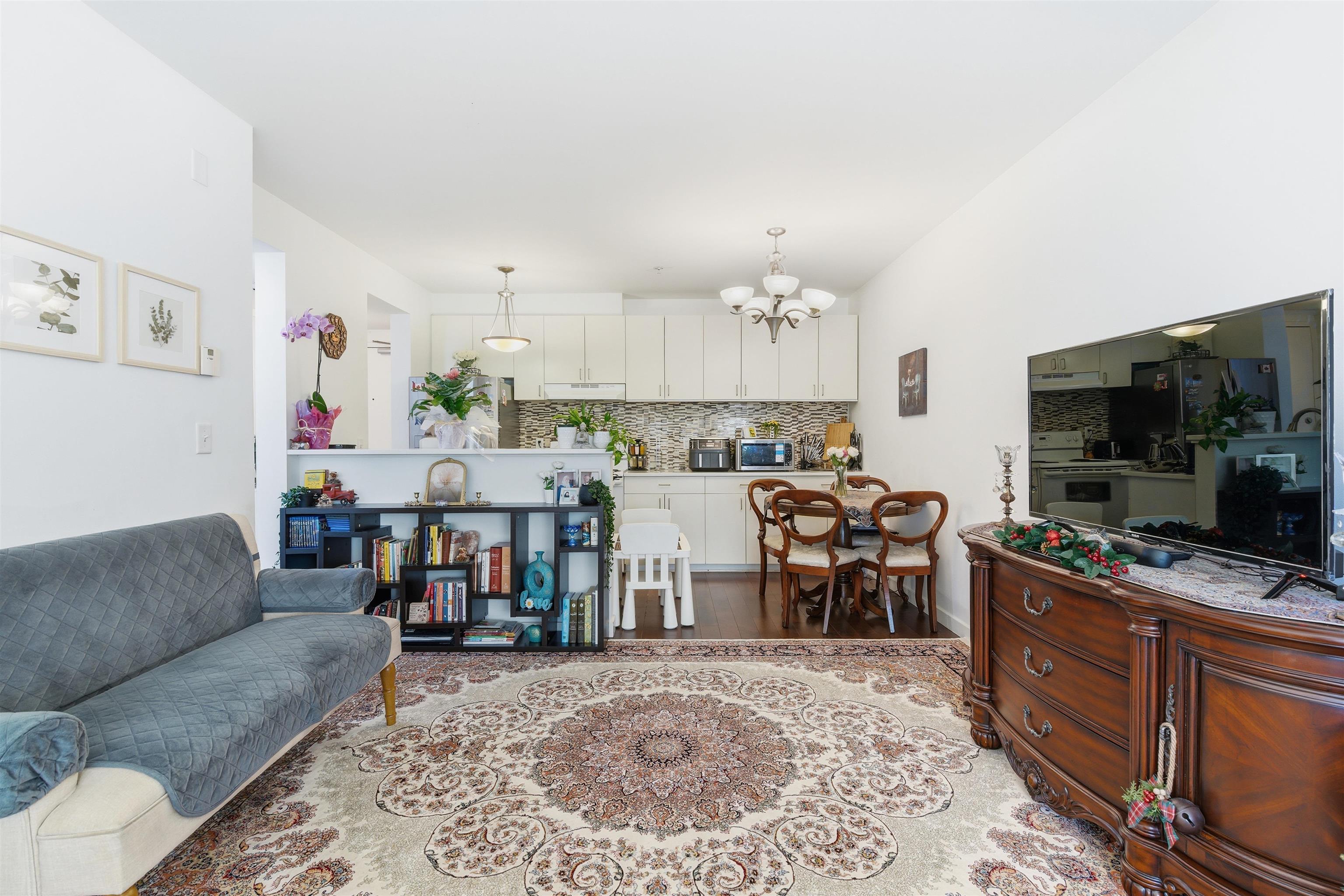 1033 St. Georges Avenue 109