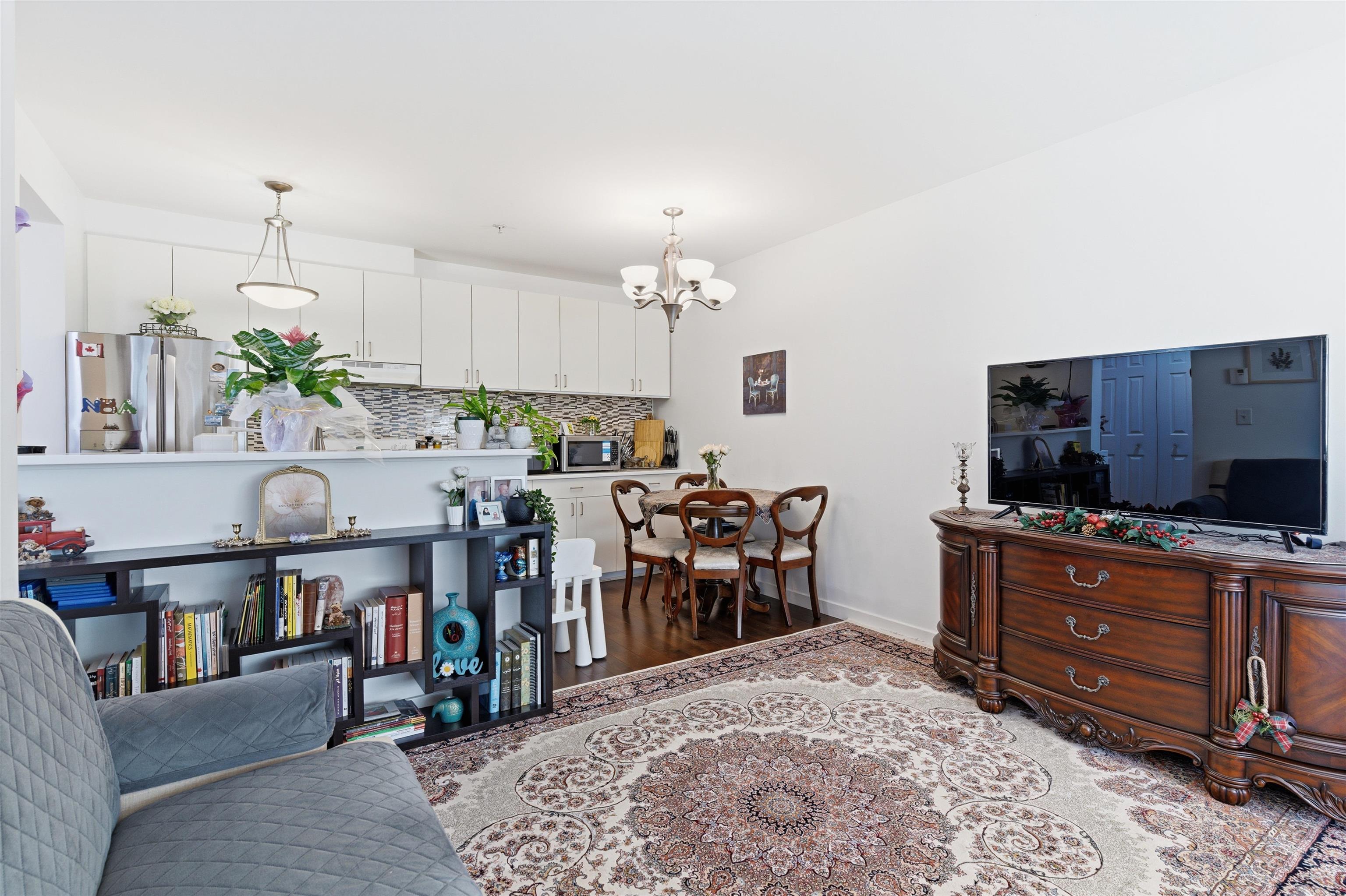 1033 St. Georges Avenue 109