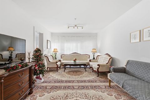 1033 St. Georges Avenue 109 North Vancouver BC V7L 3H5