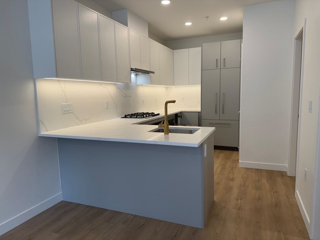 listing image 1102985561675705888