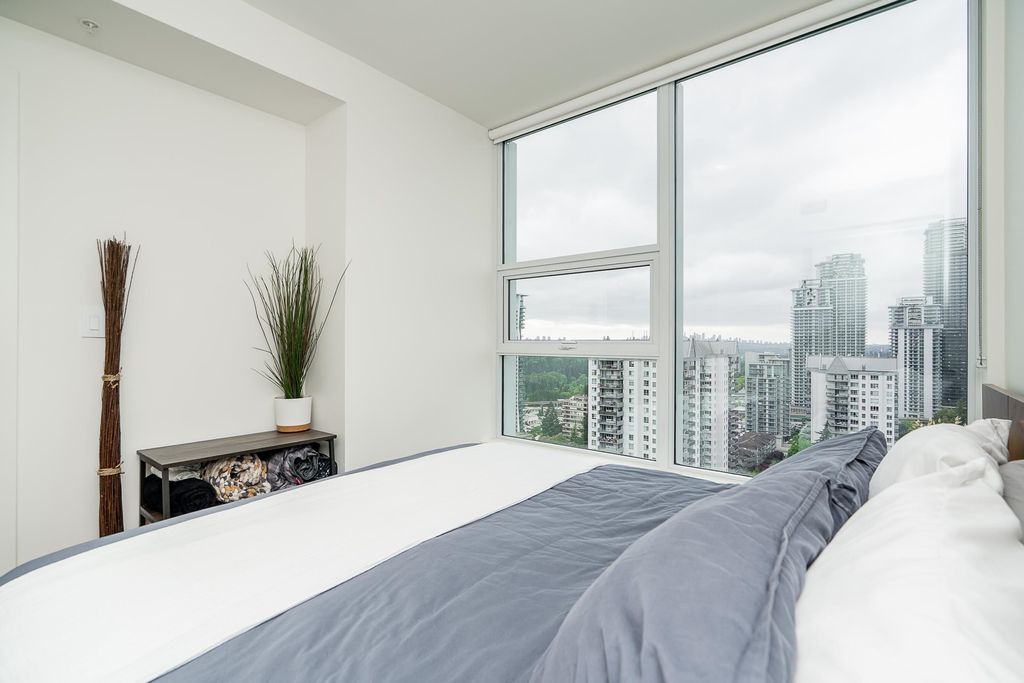 listing image 1104452522810722755