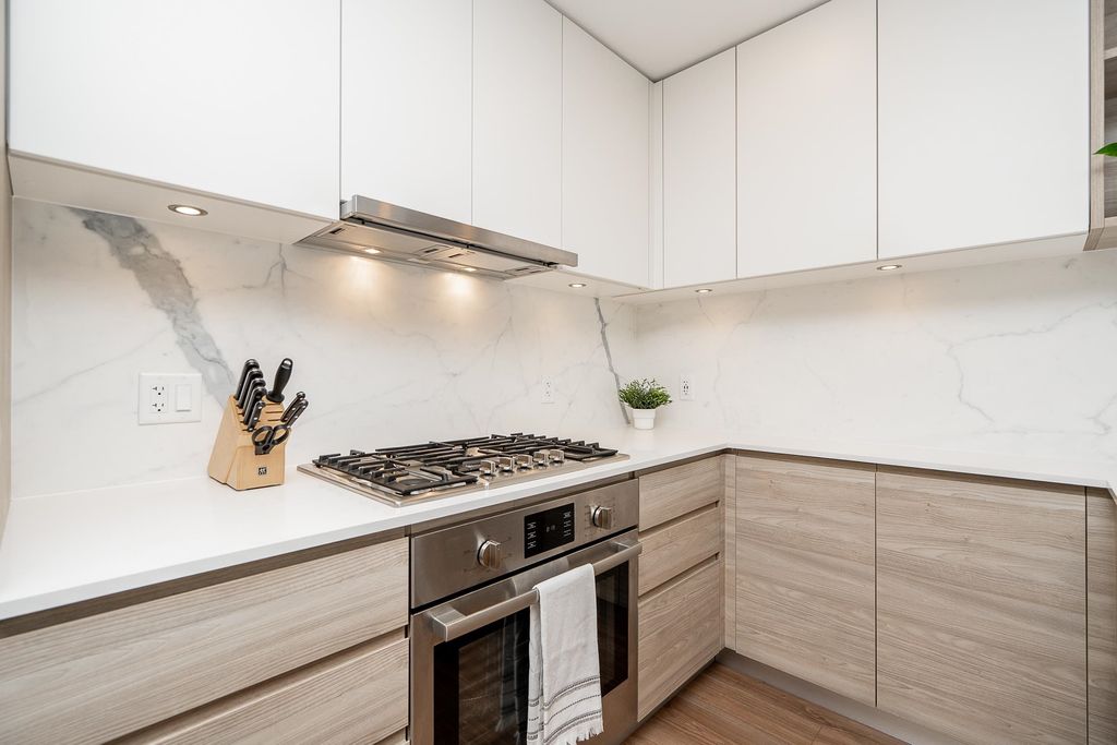 listing image 1101966767038215877