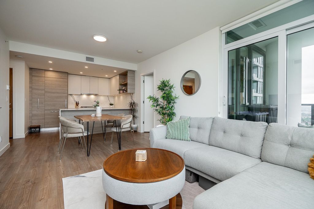listing image 1109062227883742914