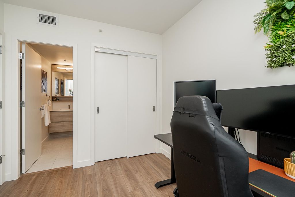 listing image 1107331747809054992