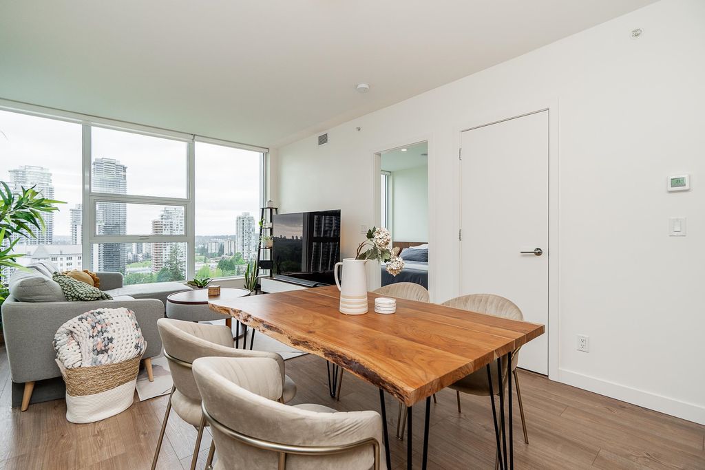 listing image 1107931612052239871