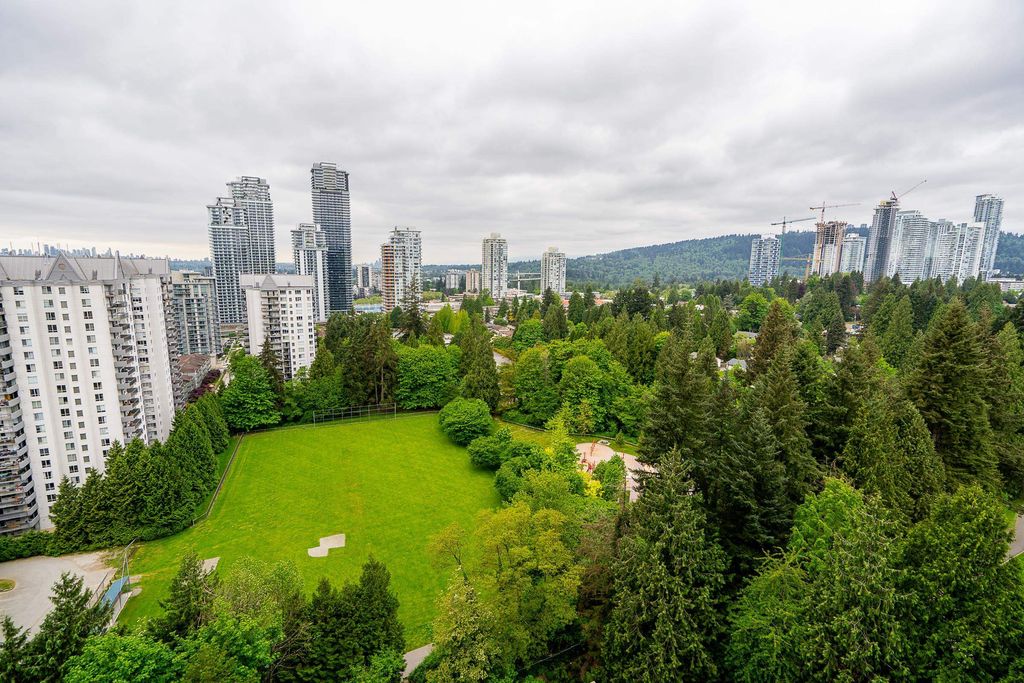 listing image 1109691014789214400