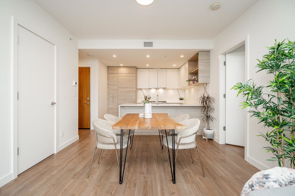listing image 1105015620091171706
