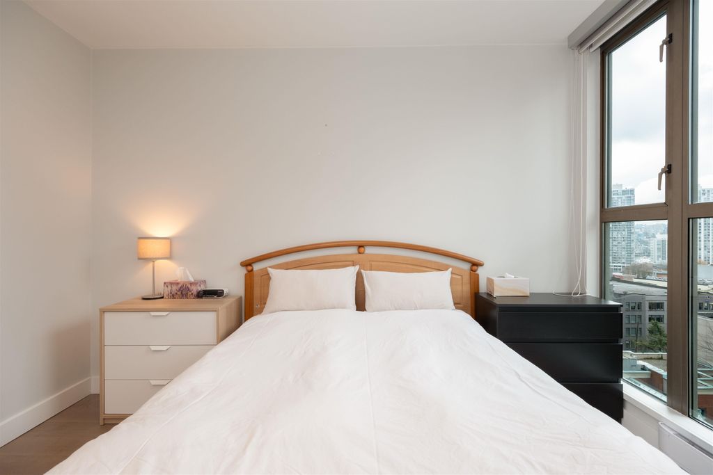 listing image 1103625964579770632