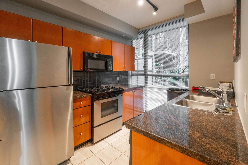 listing image 1100011758864371938